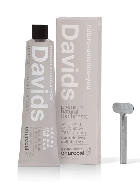 Premium toothpaste / charcoal+peppermint