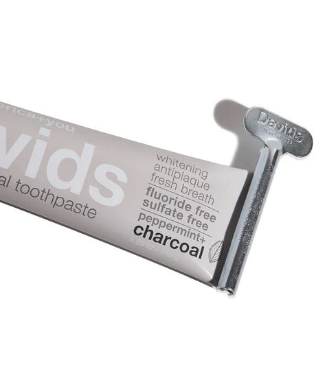 Premium toothpaste / charcoal+peppermint